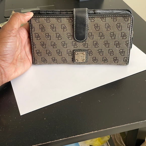 Dooney and Bourke Black and Tan Signature Canvas/Leather Wallet - Picture 1 of 5